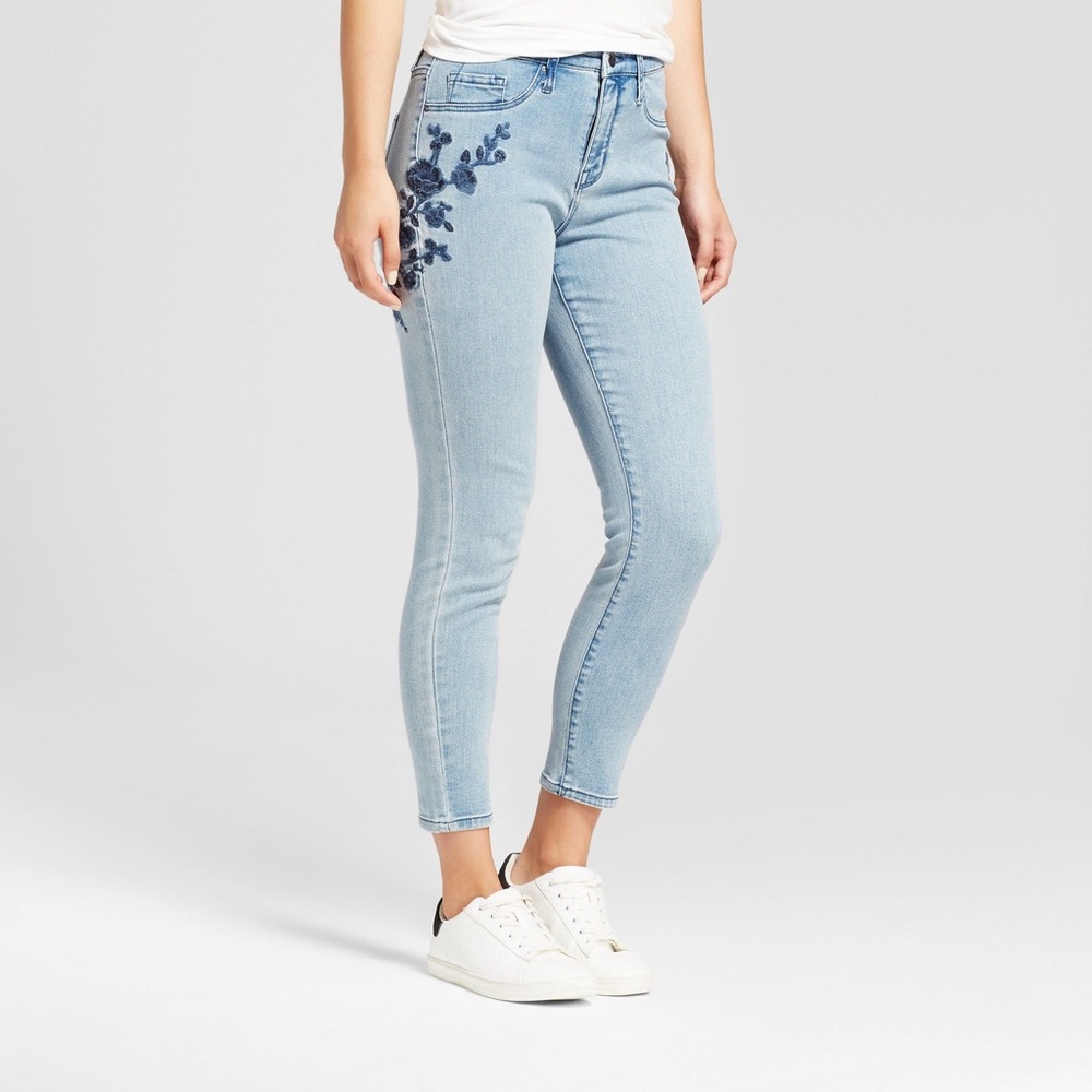 NWT High Rise Cropped Embroidered Jeggings